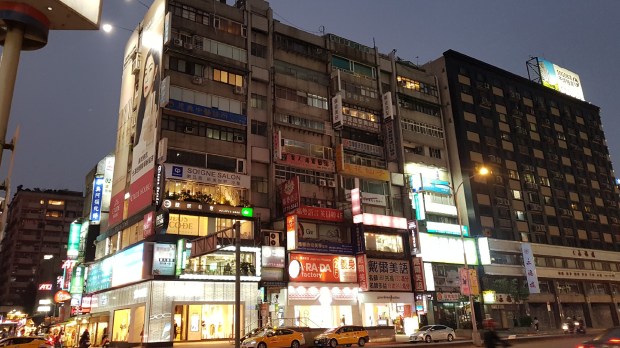 Mountains, skyscrapers & night markets in&nbsp;Taiwan